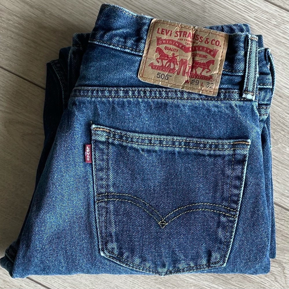 Levi’s 505 Reg Fit Straight Leg Stonewash Jeans 29
